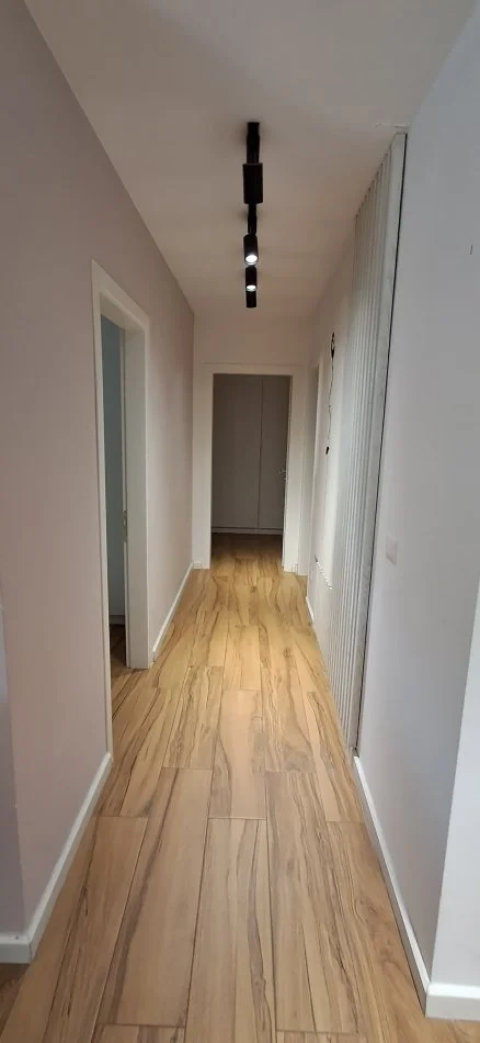 Tirane, shitet apartament 2+1+Ballkon Kati 8, 97 m² 140.000 € (veli dedi)