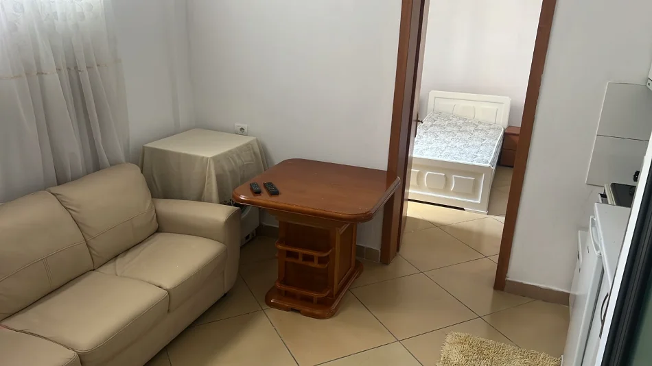 Tirane, jepet me qera apartament 1+1 Kati 0, 55 m² 320 € (Rruga Ali demi)