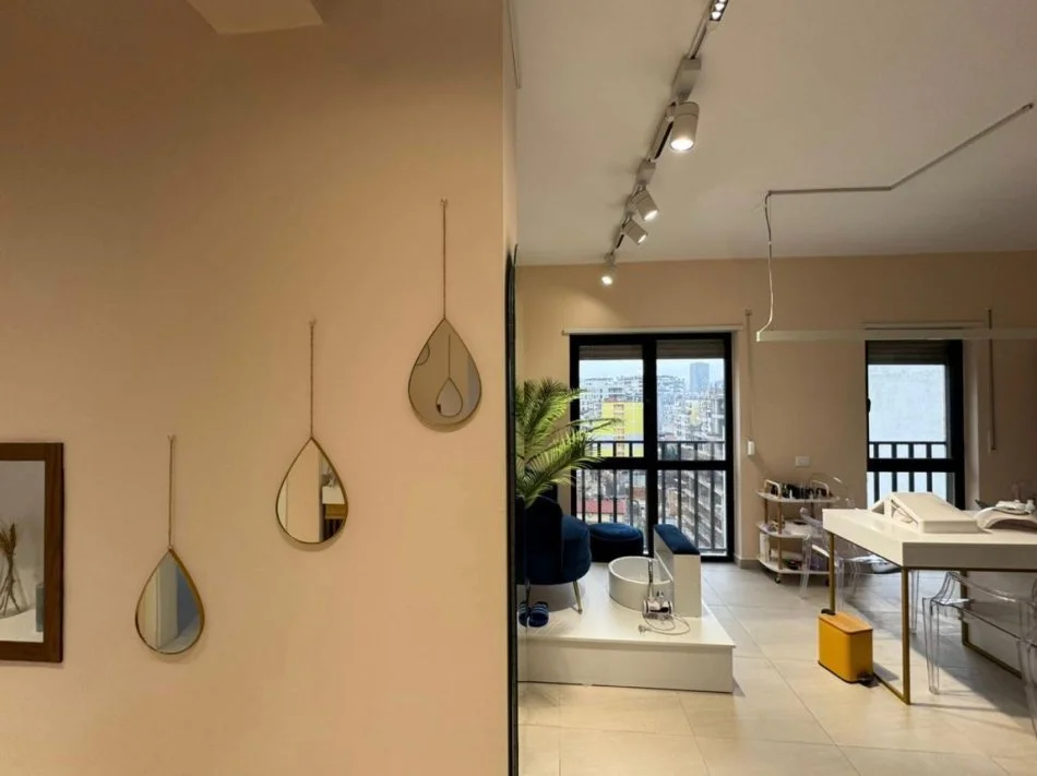 Tirane, shitet apartament 3+1 Kati 8, 116 m² 261.000 € (Prane Vila Goldi)