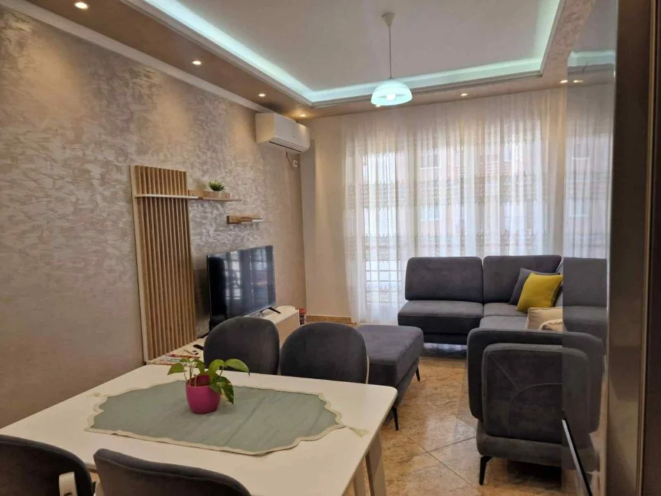 Tirane, jepet me qera apartament 2+1+Ballkon Kati 6, 110 m² 800 € (DON BOSKO TEK VIZION PLUSI)