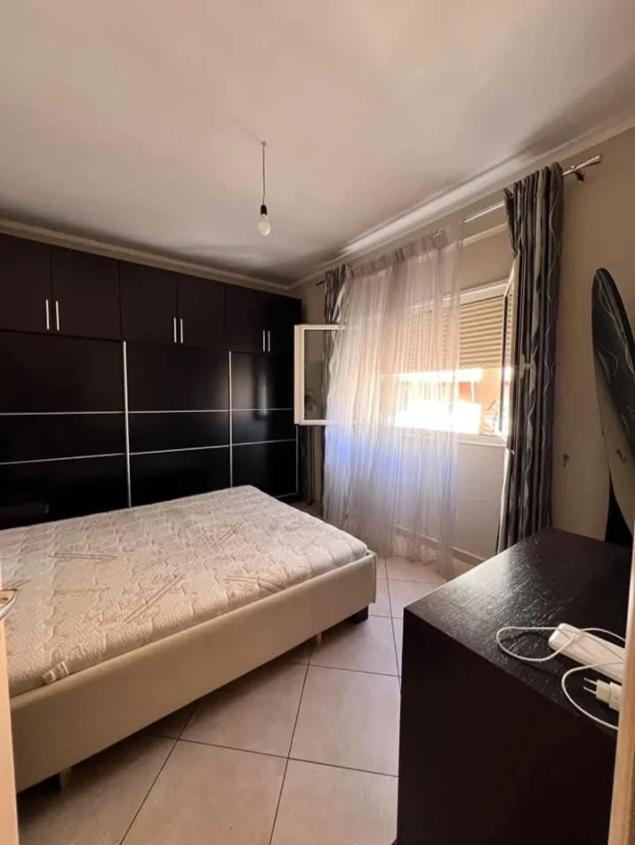 Tirane, jepet me qera apartament 1+1 Kati 5, 600 € (Deliorgji)