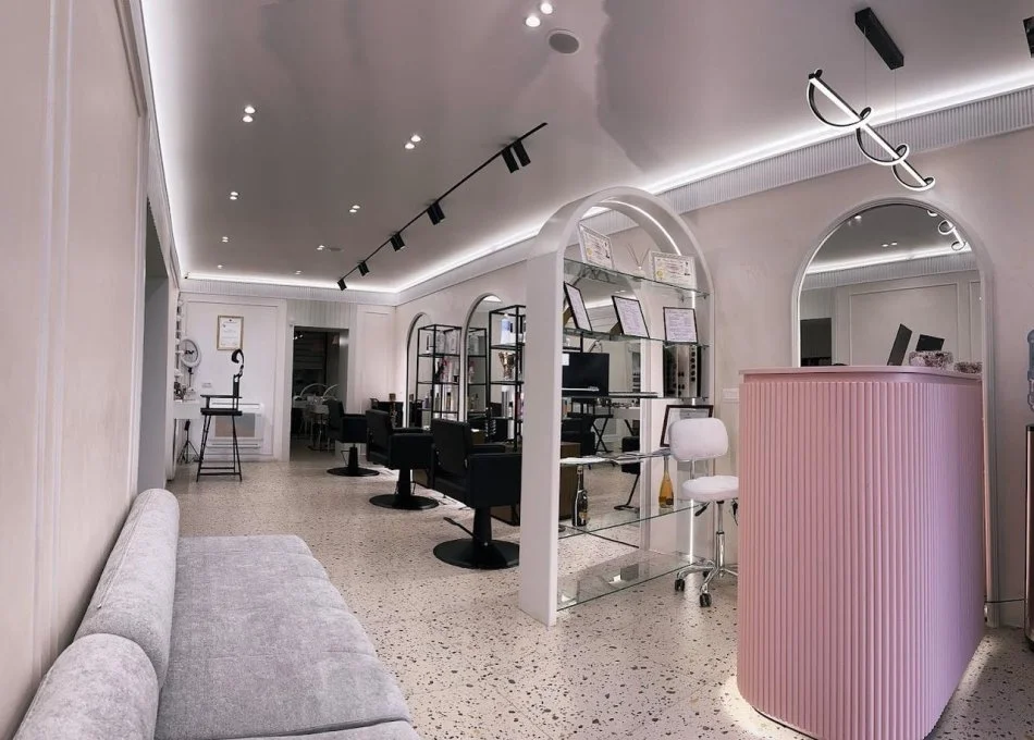 Tirane, shitet ambjent biznesi Kati 0, 100 m² 420.000 € 15 min larg qendres buze rruges