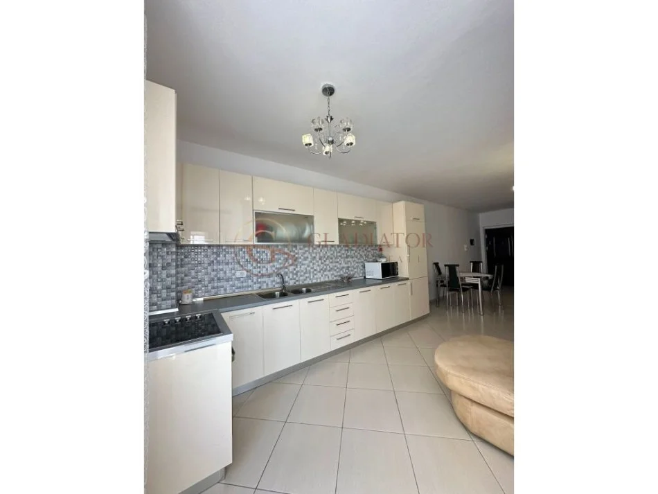 Durres, jepet me qera apartament 2+1 Kati 3, 117 m² 451 € 