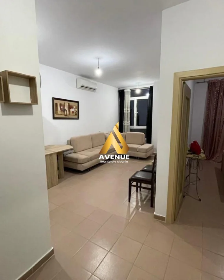 Tirane, jepet me qera apartament 1+1+Ballkon Kati 7, 65 m² 415 € (Rruga Sokrat Miho) Astir Kompleksi Fratari