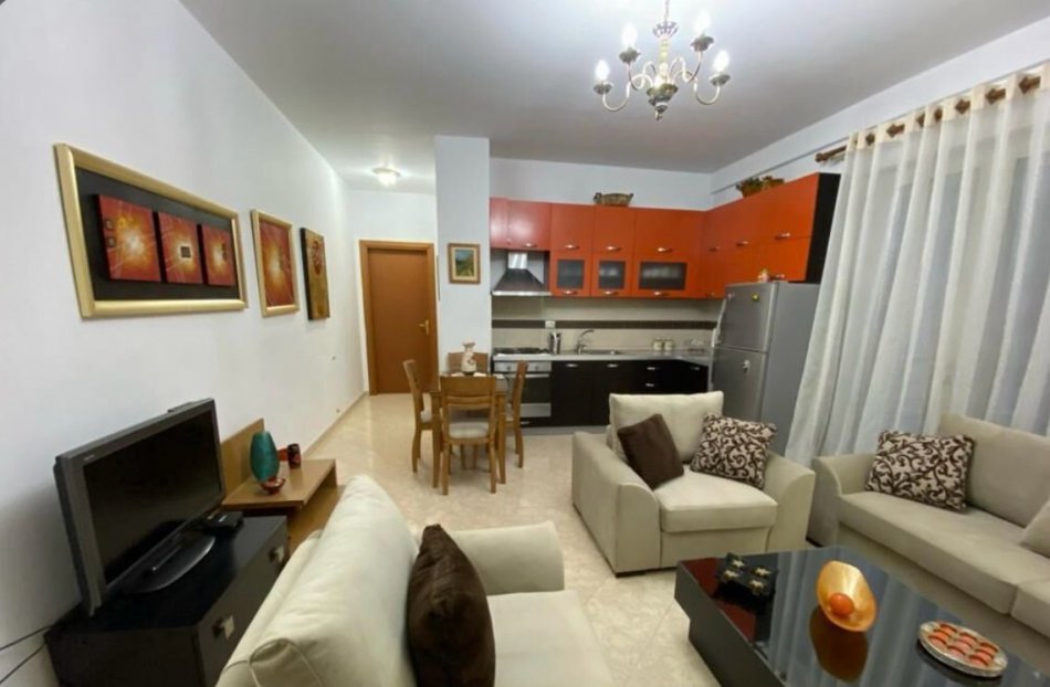 Tirane, jepet me qera apartament 1+1 Kati 8, 75 m² 550 € (don bosko)
