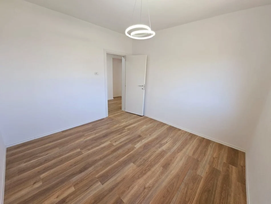 Durres, shitet apartament 2+1+Ballkon Kati 3, 56 m² 81.000 € 