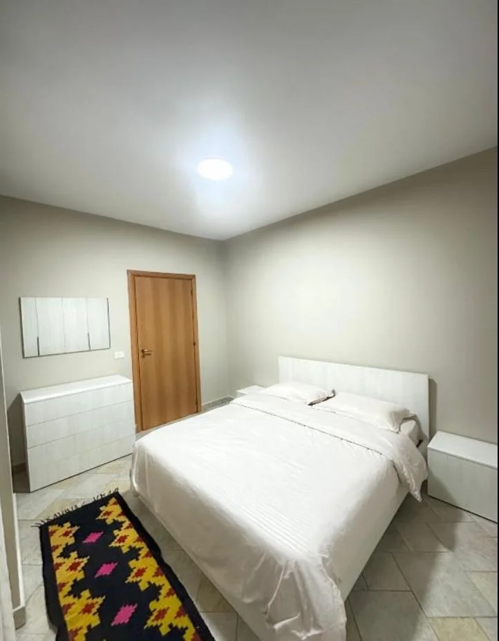 Tirane, jepet me qera apartament 1+1 Kati 15, 60 m² 600 € (Qender prane 9 Katsheve)