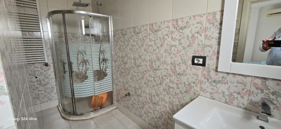 Tirane, shitet apartament 3+1+Ballkon Kati 9, 150 m² 370,000 € (Pazari i Ri