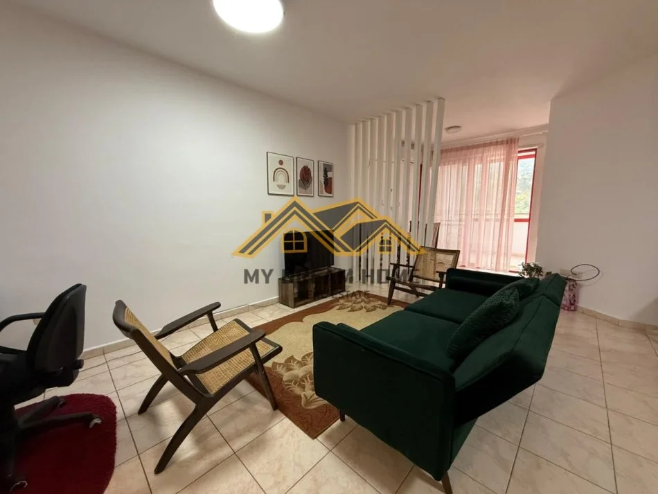 Durres, jepet me qera apartament 1+1 Kati 8, 60 m² 450 € (VOLLGA)