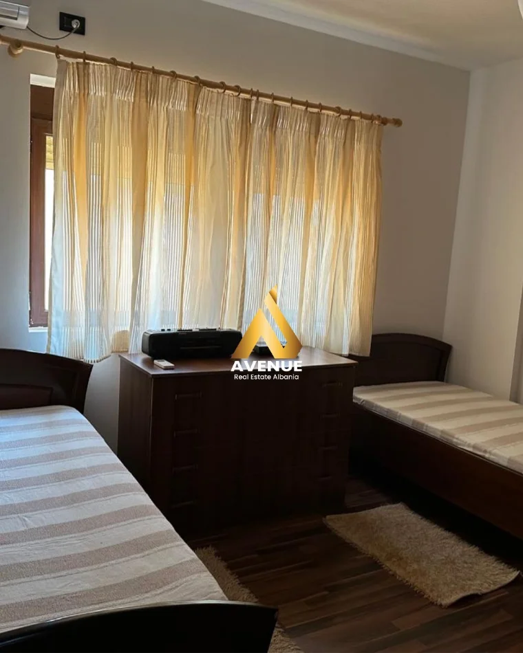 Tirane, jepet me qera apartament 2+1 , 102 m² 900 € (Rruga Elbasanit)