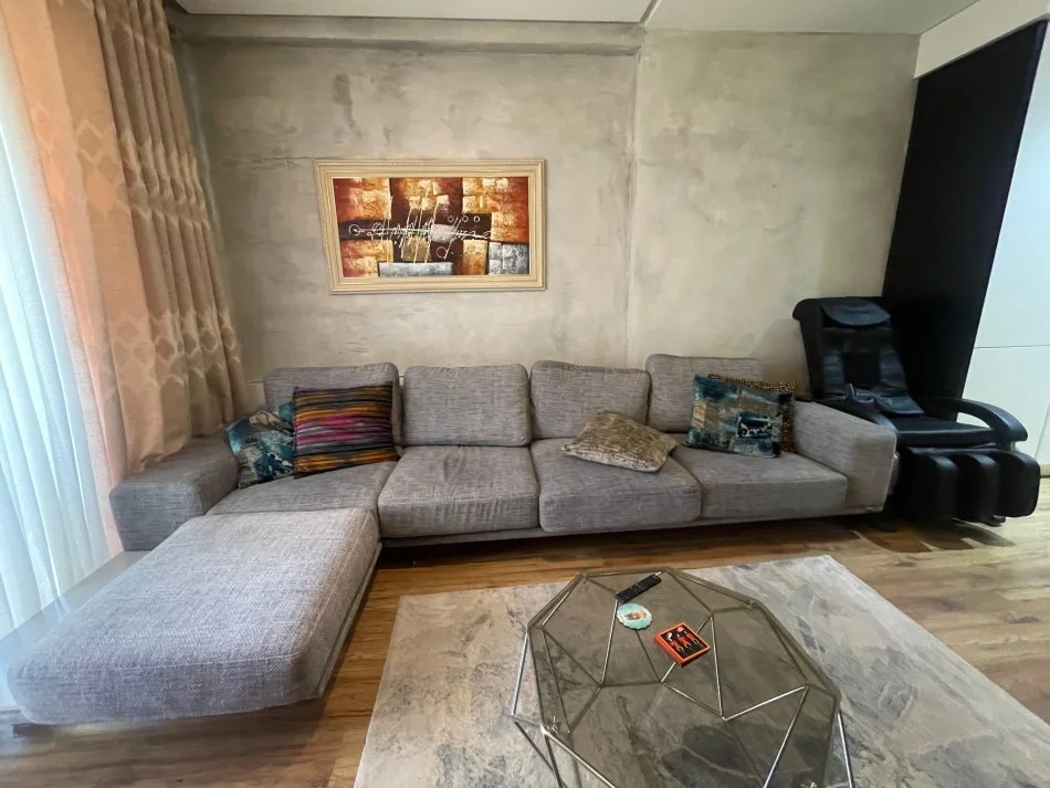 Tirane, shitet apartament 2+1+Ballkon Kati 7, 100 m² 260.000 € (KOMUNA PARISIT)
