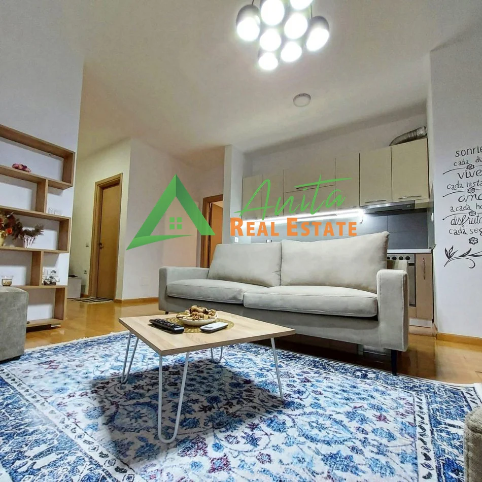 Tirane, jepet me qera apartament 2+1+Ballkon Kati 3, 80 m² 700 € (Qender, rruga e Dibres)