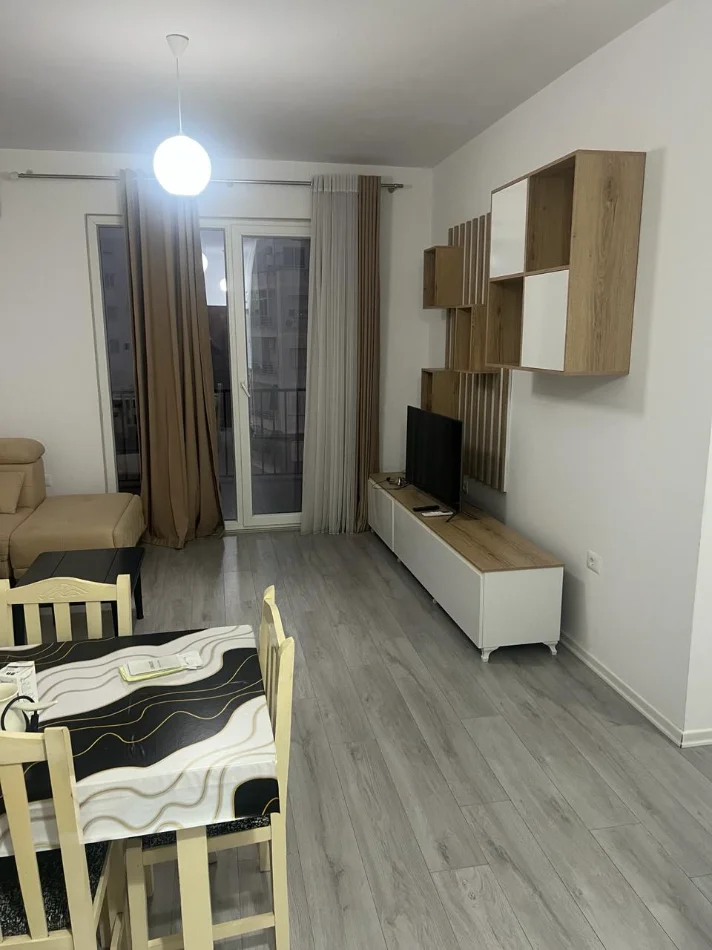 Tirane, jepet me qera apartament 2+1 Kati 5, 90 m² 600 € (Yzberisht)