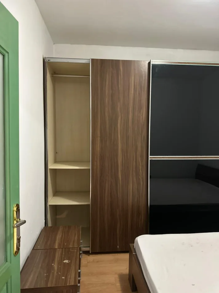 Tirane, jepet me qera apartament 1+1+Ballkon Kati 0, 64 m² 466 € (Rruga Sulejman Delvina)