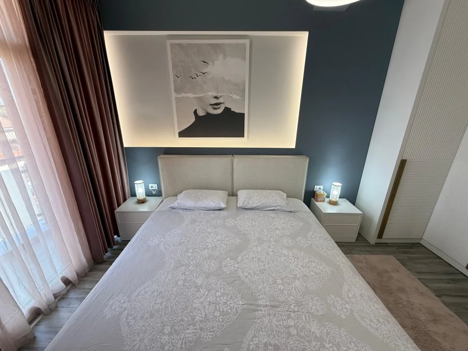 Tirane, jepet me qera apartament 1+1 Kati 4, 70 m² 700 € 