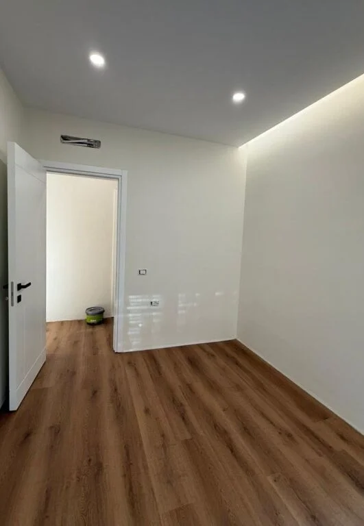 Tirane, shitet apartament 2+1 Kati 3, 118 m² 330.000 € (Prane Hotel Radisson)