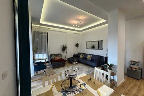 Tirane, jepet me qera apartament 2+1+Ballkon Kati 4, 115 m² 1.500 € (Rruga e Kosovareve)