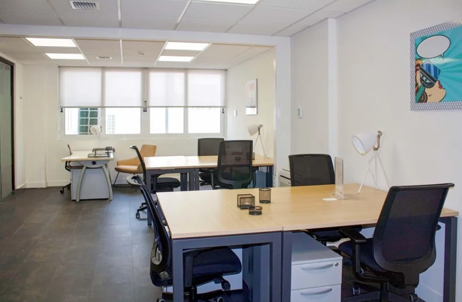 Tirane, jepet me qera zyre Kati 1, 125 m² 1.900 € (selite)