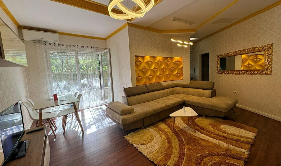 Tirane, shitet apartament 2+1 Kati 1, 145 m² 250.000 € 
