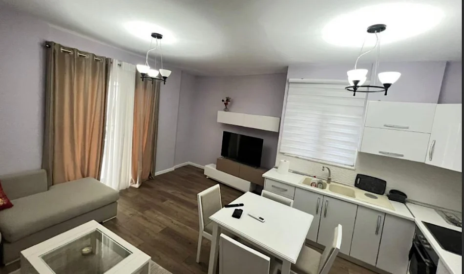 Tirane, jepet me qera apartament 1+1 Kati 2, 76 m² 650 € 