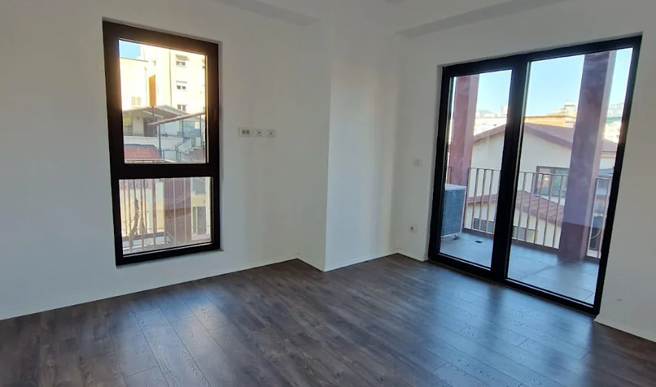 Tirane, jepet me qera zyre Kati 1, 103 m² 1.070 € 