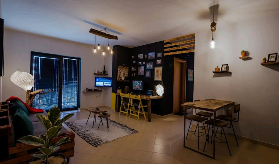 Tirane, jepet me qera apartament 2+1 Kati 1, 107 m² 570 € 