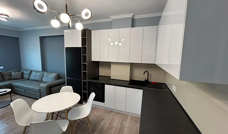 Tirane, jepet me qera apartament 2+1 Kati 5, 80 m² 750 € 