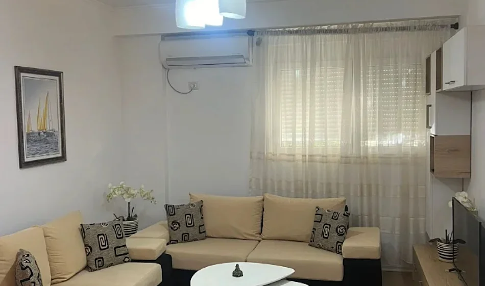 Tirane, jepet me qera apartament 3+1 Kati 0, 120 m² 600 € 