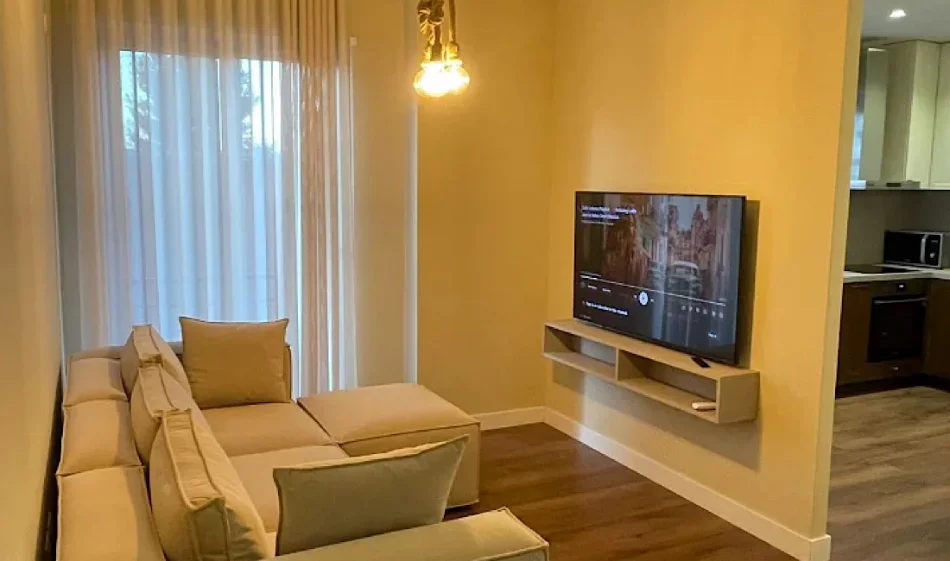 Tirane, jepet me qera apartament 2+1 Kati 2, 76 m² 700 € 