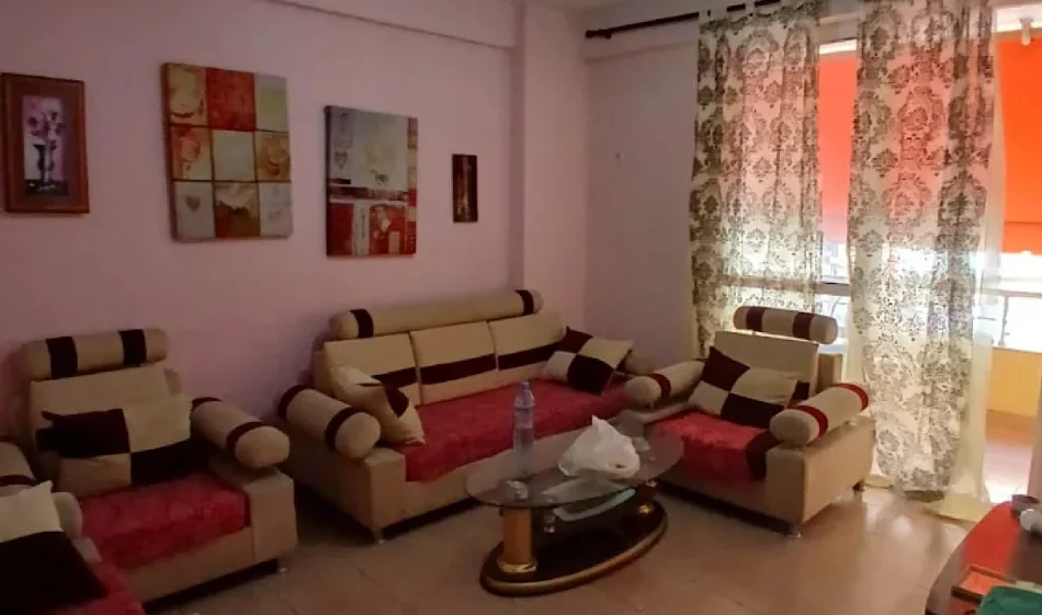 Tirane, jepet me qera apartament 1+1 Kati 1, 75 m² 420 € 