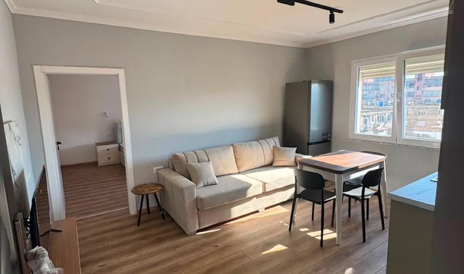 Tirane, jepet me qera apartament 1+1 Kati 6, 50 m² 550 € 