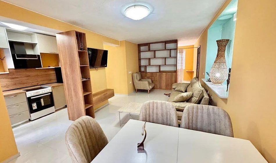 Tirane, jepet me qera apartament 2+1 Kati 2, 72 m² 750 € 
