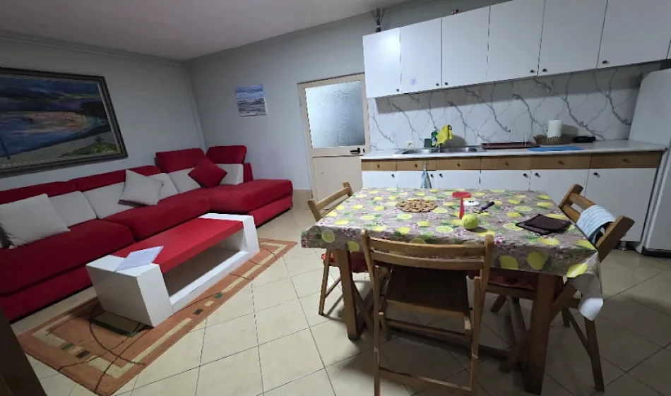 Tirane, jepet me qera apartament 1+1 Kati 1, 70 m² 450 € 