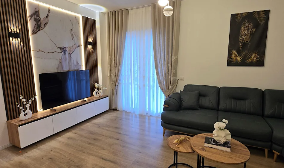 Tirane, jepet me qera apartament 1+1 , 74 m² 450 €