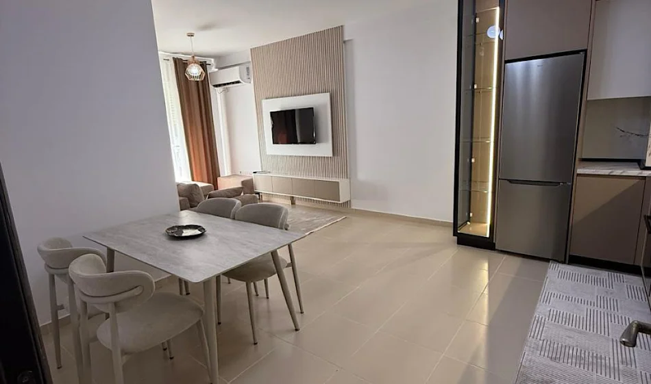 Tirane, jepet me qera apartament 2+1 Kati 3, 85 m² 750 € 