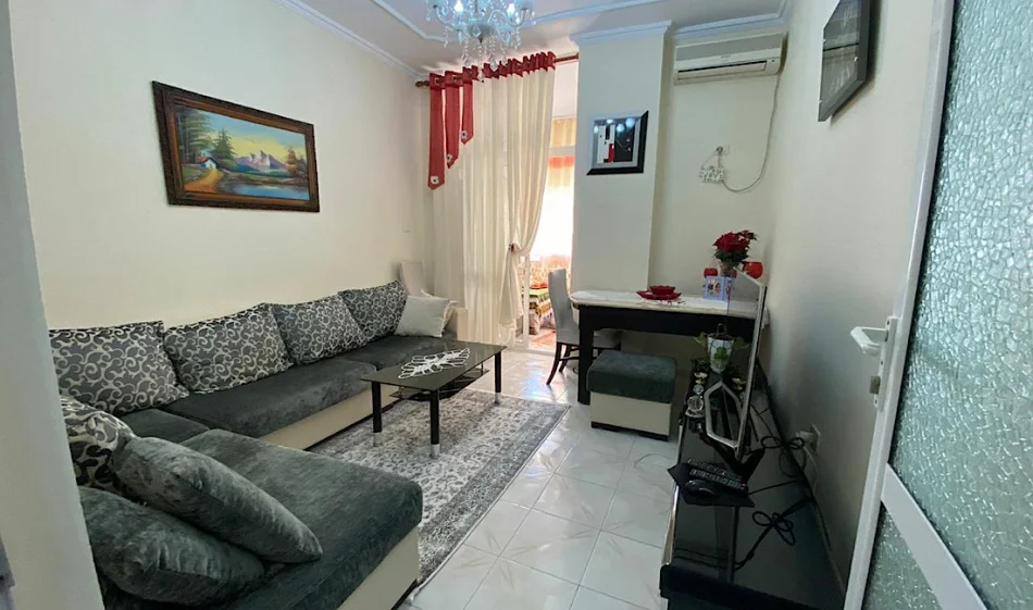 Tirane, jepet me qera apartament Kati 7, 100 m² 550 €