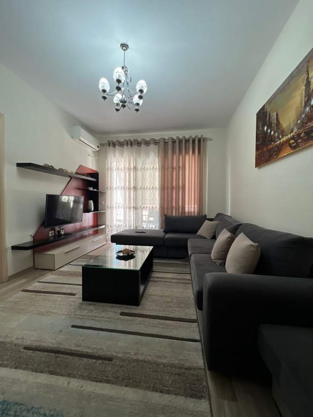Tirane, ofert apartament Kati 8, 98 m² 390 Euro (RRUGA TOM PLEZHA)