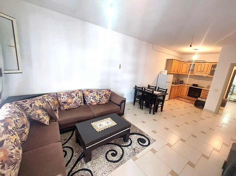🏡 JEPET ME QERA APARTAMENT 2+1 NË YZBERISHT, Cmimi 450 Euroo