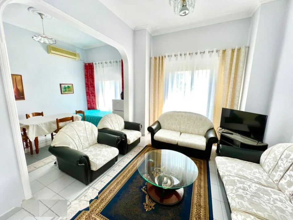 Tirane, jepet me qera apartament 2+1 Kati 4, 75 m² 450 € (Perball Taivanit)