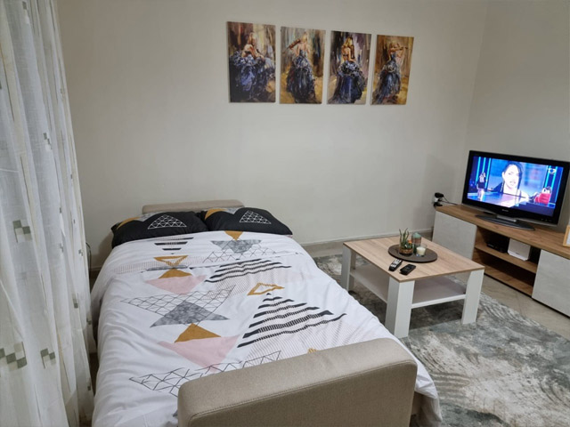 Tirane, jepet me qera apartament 1+1+A Kati 2, 55 m² 400 Euro (Rruga Fortuzi)