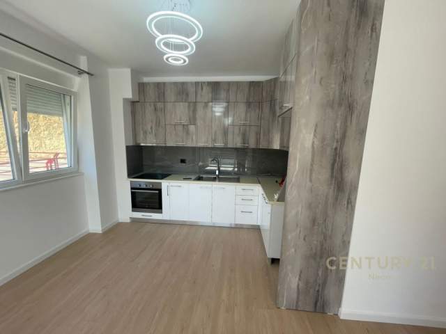 Tirane, jepet me qera apartament 2+1+BLK Kati 6, 109 m² 400