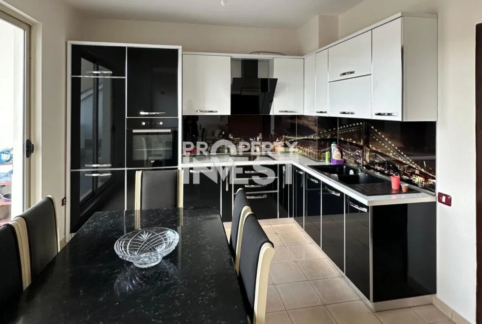 Tirane, shitet apartament 2+1+Ballkon Kati 4, 95 m² 170.000 € (Komuna e Parisit)