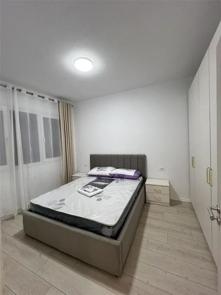 Tirane, jepet me qera apartament 2+1+Ballkon Kati 9, 100 m² 600 € (Astir)