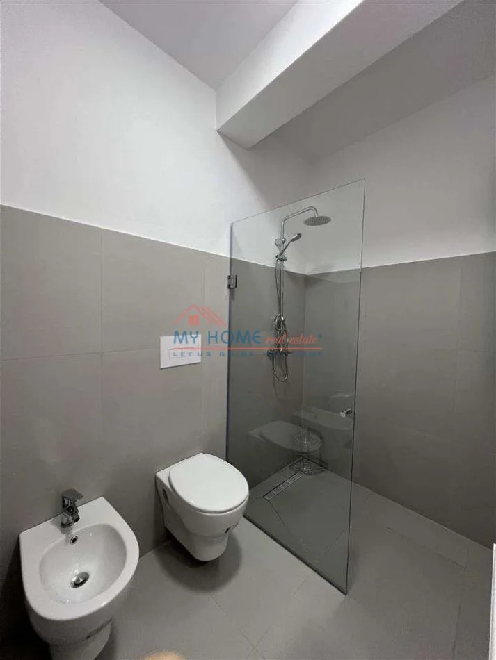 Tirane, jepet me qera 2+1+Ballkon Kati 9, 100 m² 620 € 
