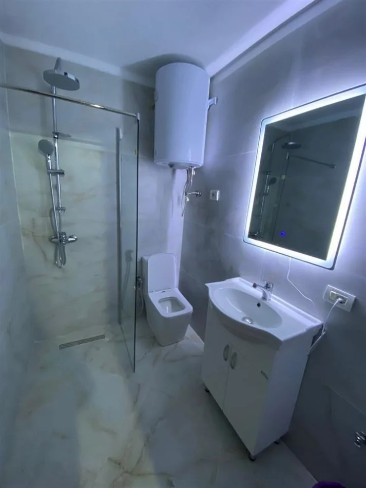 Tirane, jepet me qera apartament 2+1, Kati 7, 75 m² 500 € 