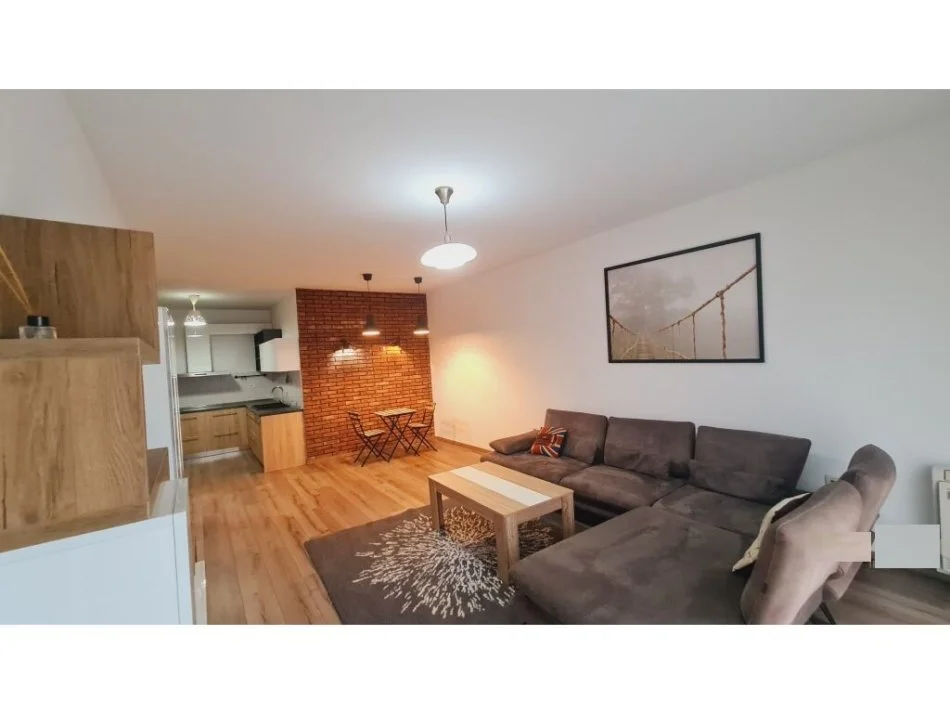 Tirane, jepet me qera apartament 1+1 , 104 m² 600 € (Don Bocko)