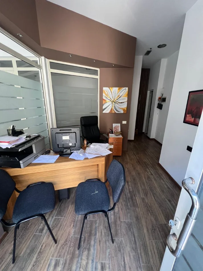 Durres, shitet zyre Kati 1, 60 m² 80.000 € (GJYKATA)