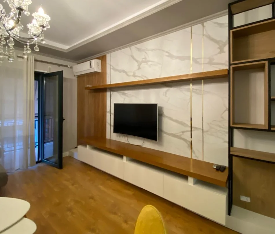 Tirane, jepet me qera apartament 3+1 , 113 m² 850 € 