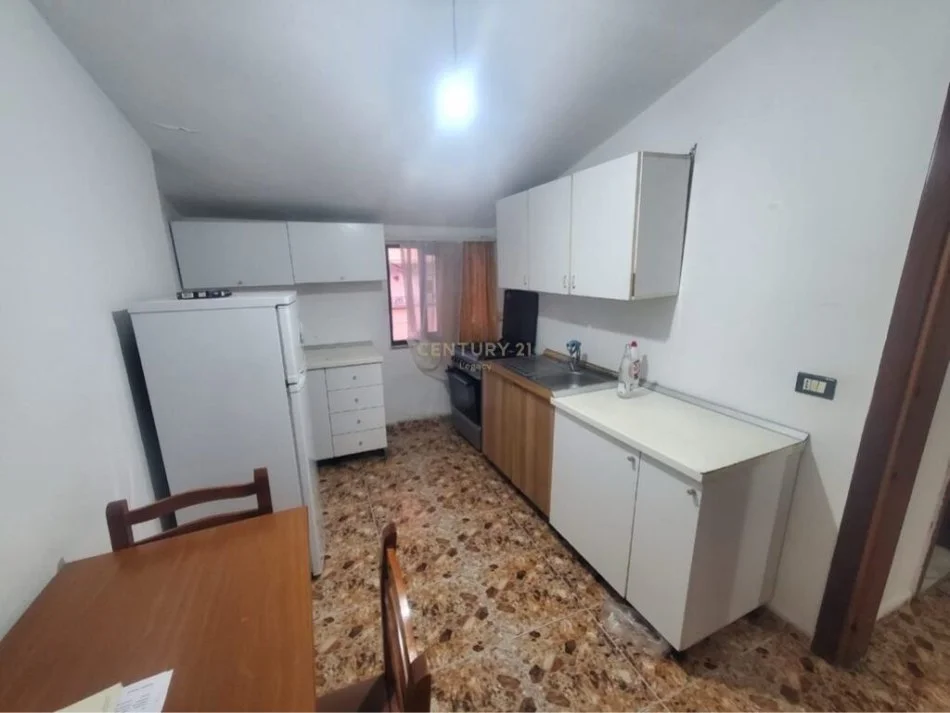 Tirane, jepet me qera apartament 2+1 Kati 6, 70 m² 480 € (BULEVARDI ZOGU I PARE)