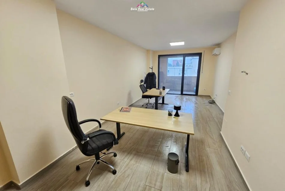 Tirane, jepet me qera zyre Kati 2, 110 m² 650 € (ASL)